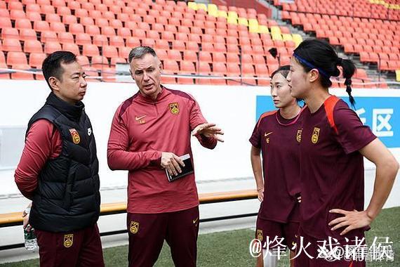 黑暗中绽放光芒的女足青春团队